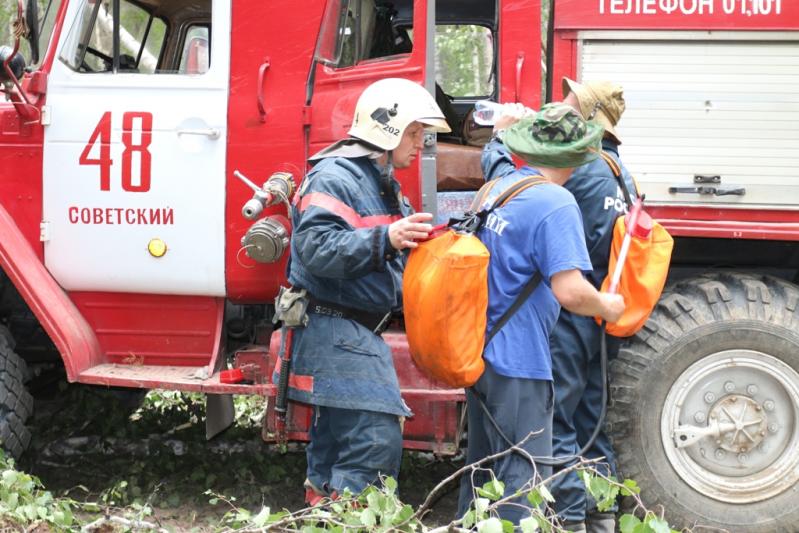 На борьбу с огнем в Югорск направили дополнительные пожарные расчеты из других муниципалитетов округа