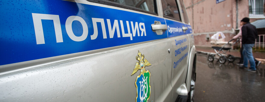 Обезумевшую югорчанку, напавшую на школьницу, доставили в полицию