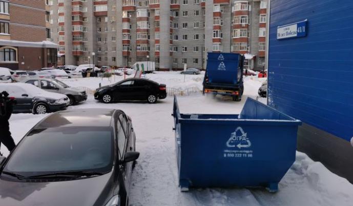 В Сургуте из-за морозов во дворах установили специальные контейнеры для мусора