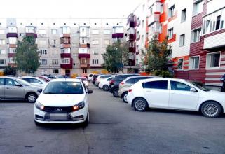В Сургуте ребенок на самокате выкатился прямо под колеса автомобиля
