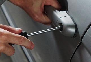 В Нижневартовске полицейские поймали школьника за угон машины