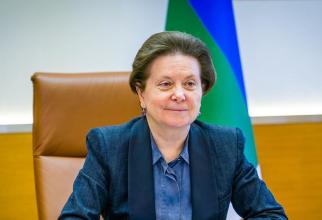 Губернатор Югры Наталья Комарова вслед за Путиным привилась от коронавируса