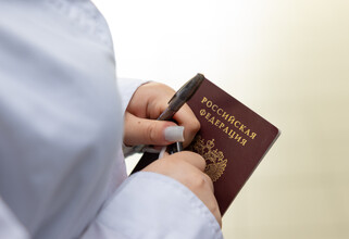 Пять выпускниц из Сургутского района написали ЕГЭ на сто баллов