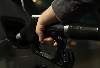 В Югре за взятки бензином под суд пойдут экс-чиновник регионального правительства