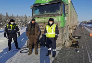 Полицейские Югры спасли от холода замерзающего жителя Подмосковья