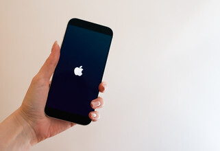 «Темщики» распродают свои iPhone с установленным приложением VK