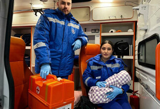 В ХМАО медики приняли роды на дому и спасли новорожденную 