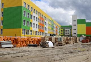 В Нижневартовске строят новую школу в 25 микрорайоне