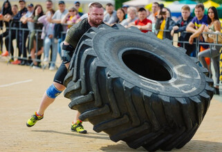Силач из ХМАО настроен на победу в чемпионате по поеданию хинкали