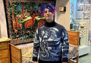 Иван Золо устроил себе турне по музеям ХМАО из-за срыва концертов