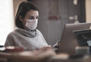 Власти Югры продляют дистанционное обучение до конца декабря