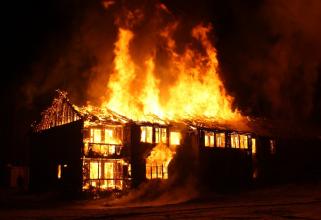 В Югре за новогодние выходные произошло 52 пожара, погибли три человека