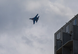 Жителей Нижневартовска встревожил ночной гул в небе. Что о нем известно