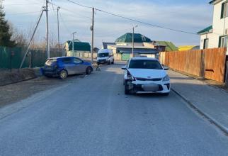 В Ханты-Мансийске «Шевроле» сдавала назад и врезалась в «Киа»