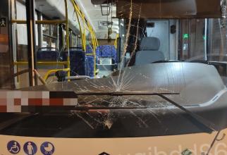 Подросток в наушниках попал под колёса автобуса в Югре
