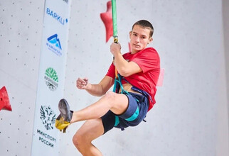 Залез на скорость. Юный скалолаз из Сургутского района выиграл Всероссийские соревнования