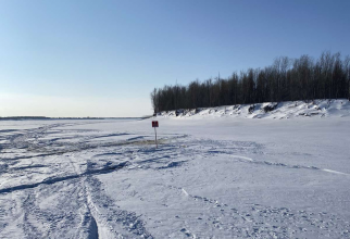Сургутян предупреждают об опасности выхода на лед из-за потепления 
