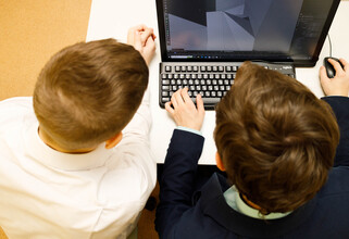 В школах ХМАО 17 декабря отменили занятия из-за лютых морозов