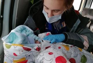 Ранним утром в Сургуте медикам скорой помощи пришлось принимать роды на дому