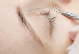 Опасная красота: офтальмолог раскрыла, чем может обернуться наращивание ресниц