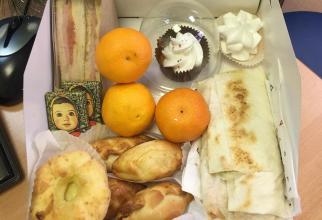 Сотрудникам перинатального центра Сургута на Новый год подарили еду // ФОТО ДНЯ