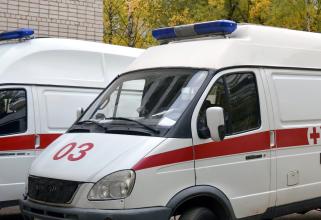 В Югре пьяный водитель скорой помощи протаранил микроавтобус