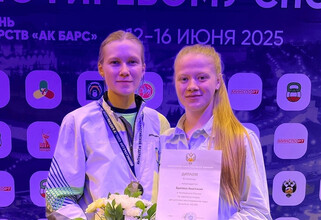 Спортсменка из Сургутского района лучше всех в стране жонглирует гирями