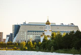 Сургутский госуниверситет устраивает вечернику под открытым небом для своих выпускников