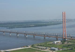 В Сургуте на неделю ограничат движение по мосту через Обь