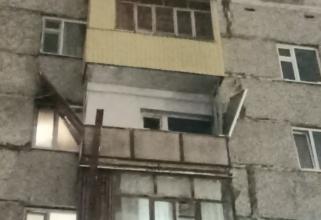 В Сургуте очередной «хлопок» вынес балконную раму 