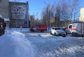 В Сургуте после сообщений о минировании эвакуировали больше 30 школ