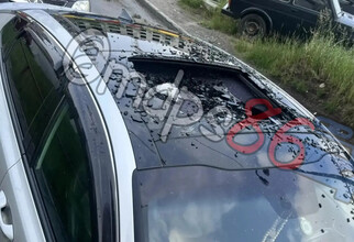 Крышу автомобиля в Сургуте пробил пакет с водой