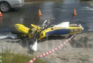 В Сургуте байкер пытался сбежать от полиции и врезался в столб