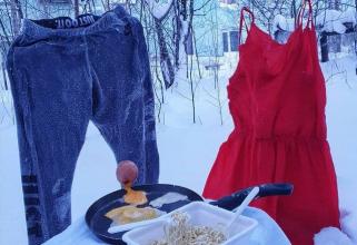 Жительница Сургутского района создала морозную инсталляцию «свидание» // ФОТО ДНЯ