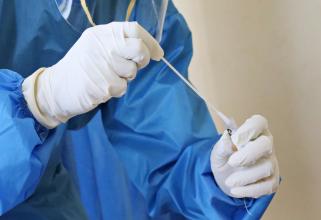 В Югре выявлено 124 новых случая коронавируса. Один человек скончался