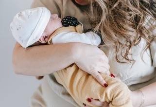 В Сургуте в феврале родилось 623 малыша, в семи случаях это были двойни