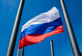 МОК разрешил юным спортсменам из России и Беларуси выступать на турнирах с флагом и гимном