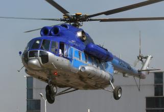 Семь человек получили травмы в ходе экстренной посадки вертолета в Сургутском районе