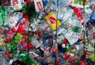 В Сургуте по выходным собирают мусор на переработку