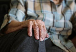 Лже-банкир обманул 81-летнюю бабушку из Сургута на миллион рублей