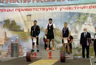 Тяжелоатлет из Сургутского района установил два рекорда России