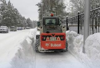 С начала года администрация Сургута сделала коммунальщикам 50 предостережений за плохую уборку снега
