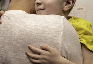 Психолог рассказала, сколько раз в день надо хвалить ребенка